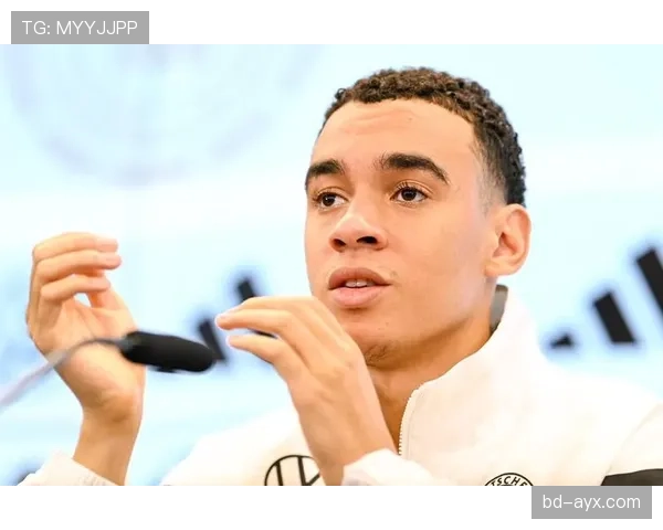 穆西亚拉状态回暖，展现非凡才华与团队默契