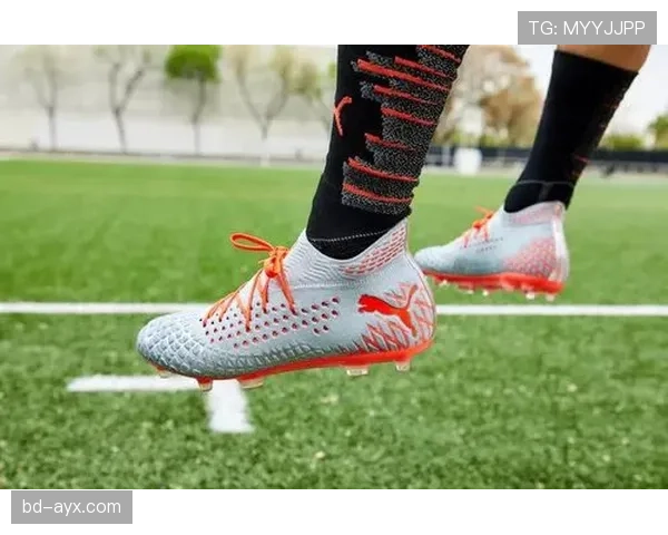 巴洛特利裤兜里塞的到底是什么钱包？这生活跟赛场画风差太远了吧！